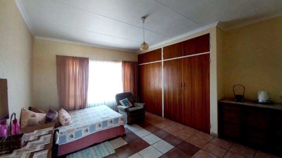 7 Bedroom Property for Sale in Sunward Park Gauteng