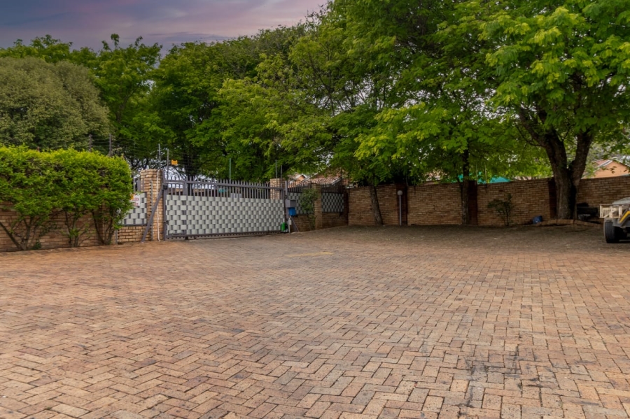 Commercial Property for Sale in Princess A H Gauteng