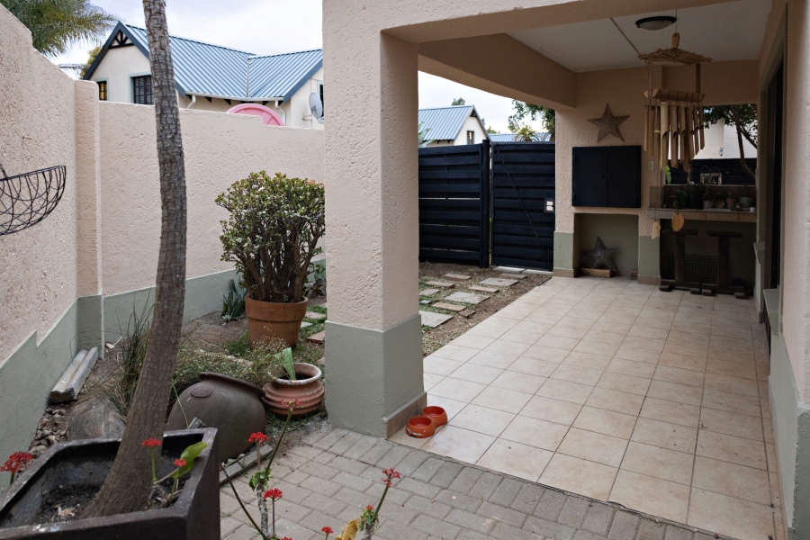 2 Bedroom Property for Sale in Equestria Gauteng