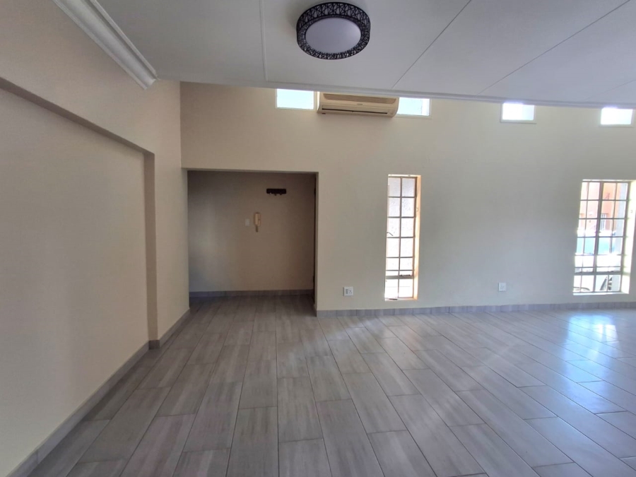 3 Bedroom Property for Sale in Sonneveld Gauteng