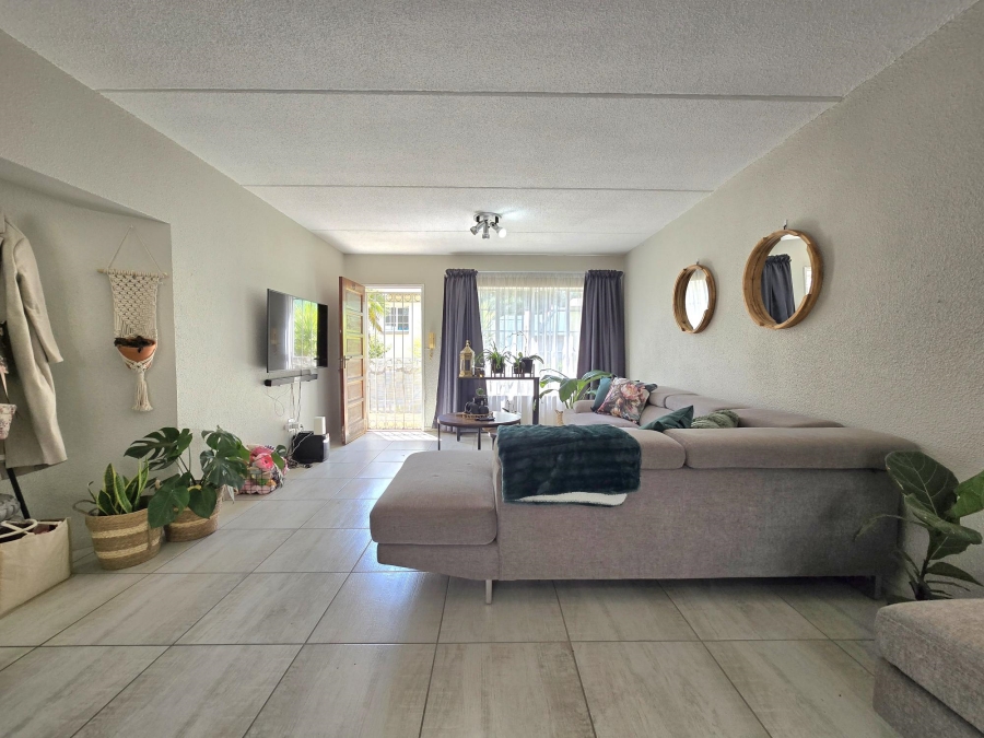 2 Bedroom Property for Sale in Helderkruin Gauteng