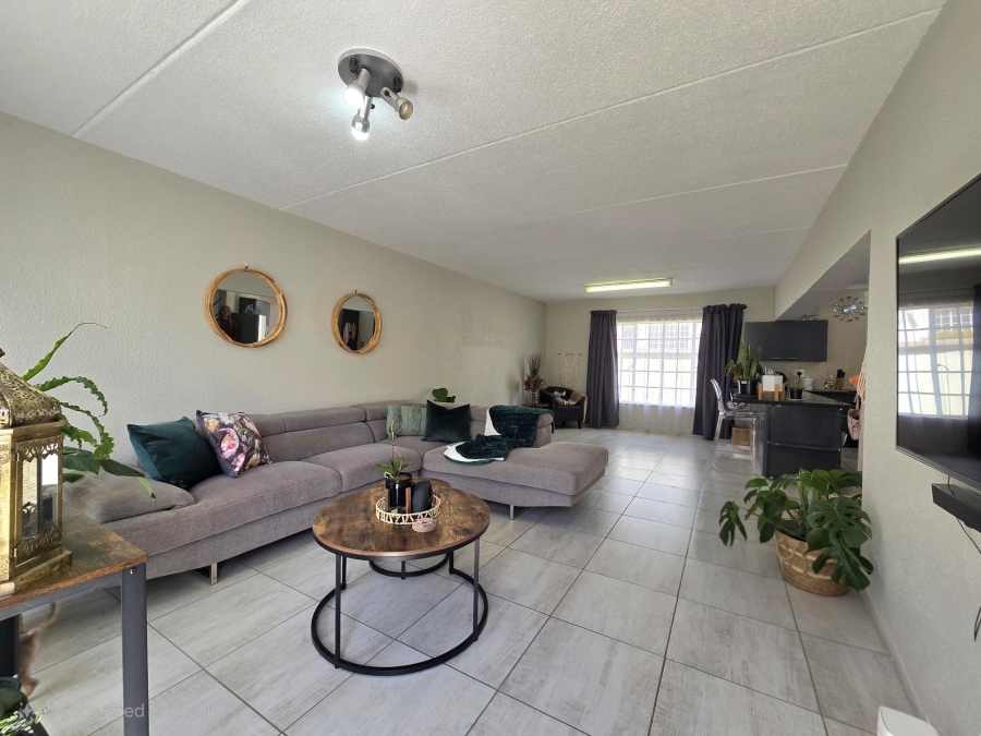 2 Bedroom Property for Sale in Helderkruin Gauteng