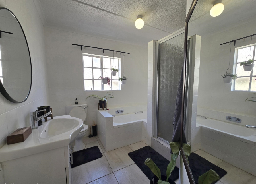2 Bedroom Property for Sale in Helderkruin Gauteng