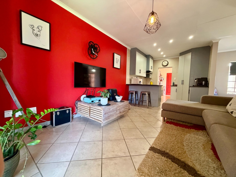 2 Bedroom Property for Sale in Rooihuiskraal North Gauteng