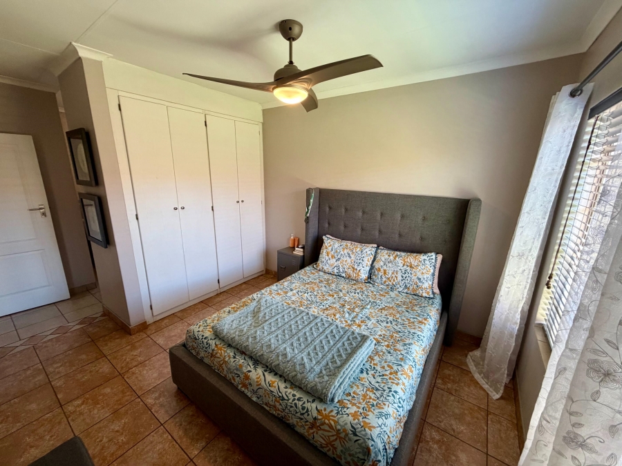 2 Bedroom Property for Sale in Rooihuiskraal North Gauteng