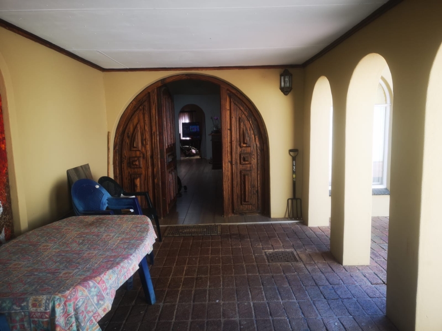 4 Bedroom Property for Sale in Die Wilgers Gauteng