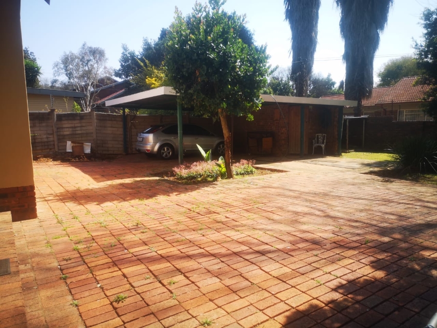 4 Bedroom Property for Sale in Die Wilgers Gauteng