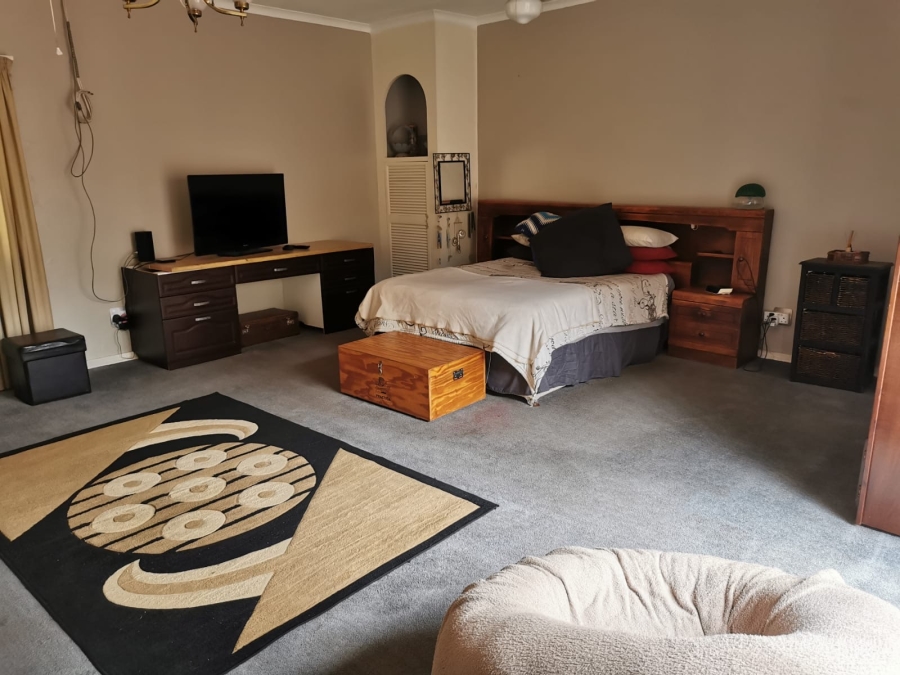 4 Bedroom Property for Sale in Die Wilgers Gauteng