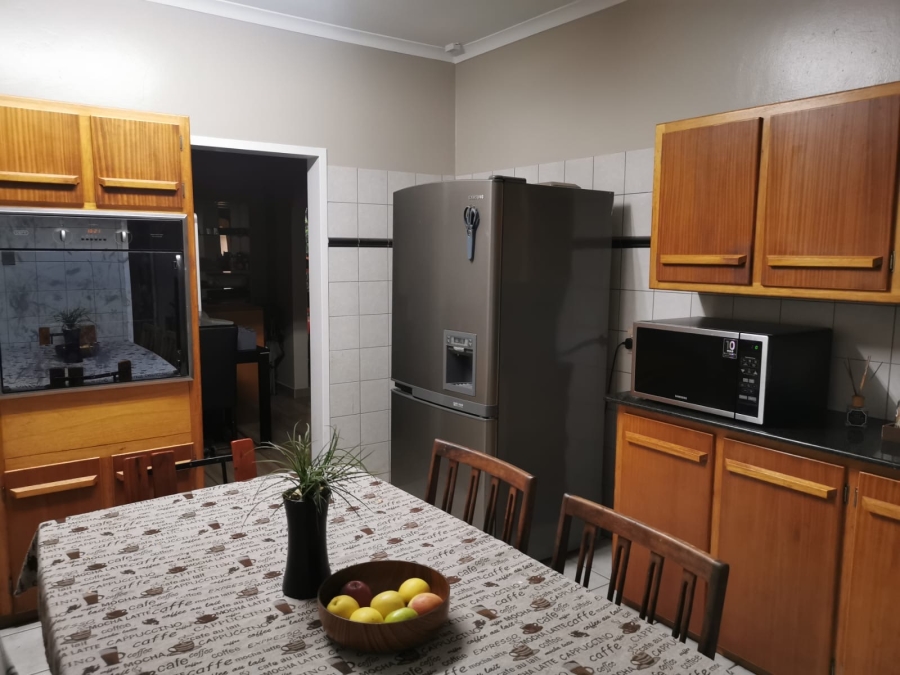 4 Bedroom Property for Sale in Die Wilgers Gauteng