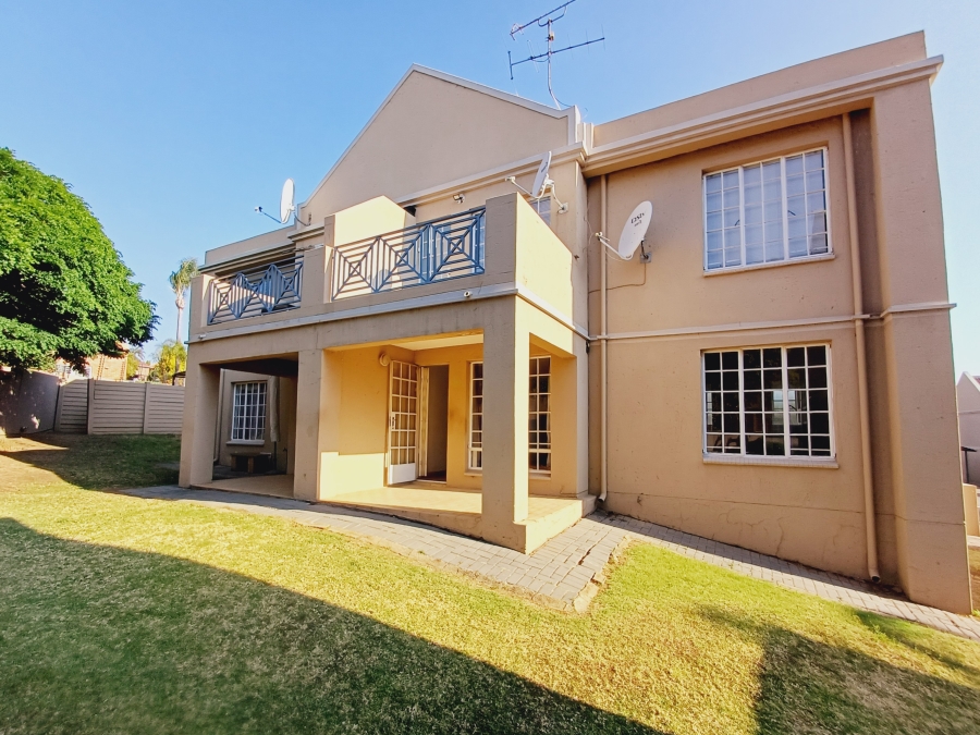 1 Bedroom Property for Sale in Erasmuskloof Gauteng