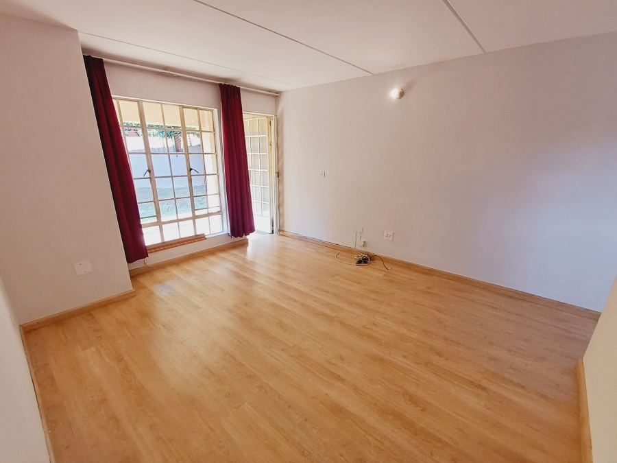 1 Bedroom Property for Sale in Erasmuskloof Gauteng