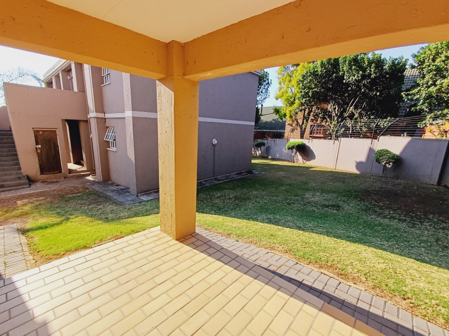 1 Bedroom Property for Sale in Erasmuskloof Gauteng