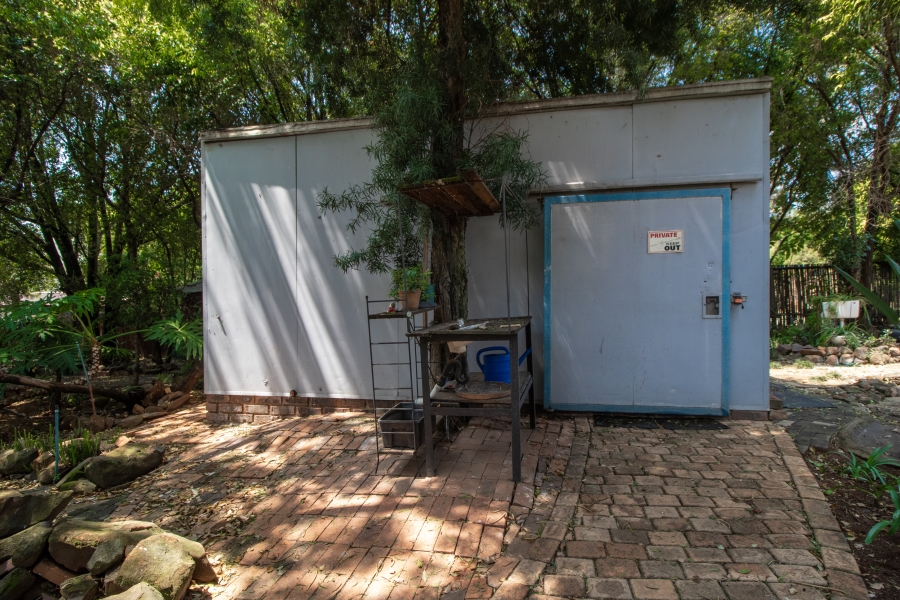 5 Bedroom Property for Sale in Faerie Glen Gauteng