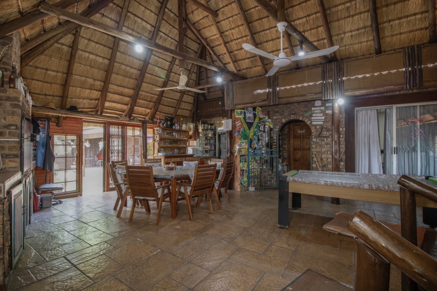5 Bedroom Property for Sale in Faerie Glen Gauteng