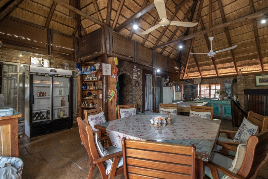 5 Bedroom Property for Sale in Faerie Glen Gauteng