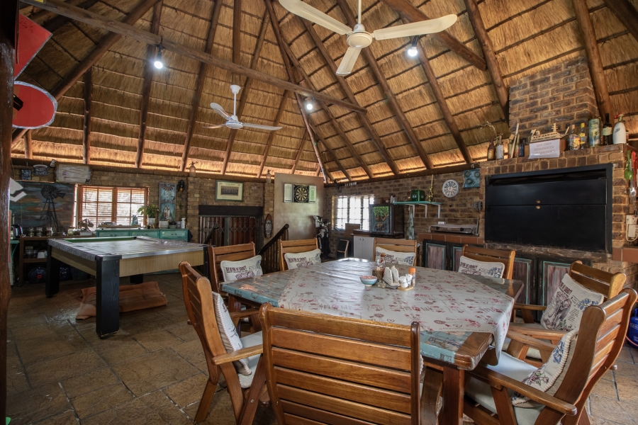 5 Bedroom Property for Sale in Faerie Glen Gauteng