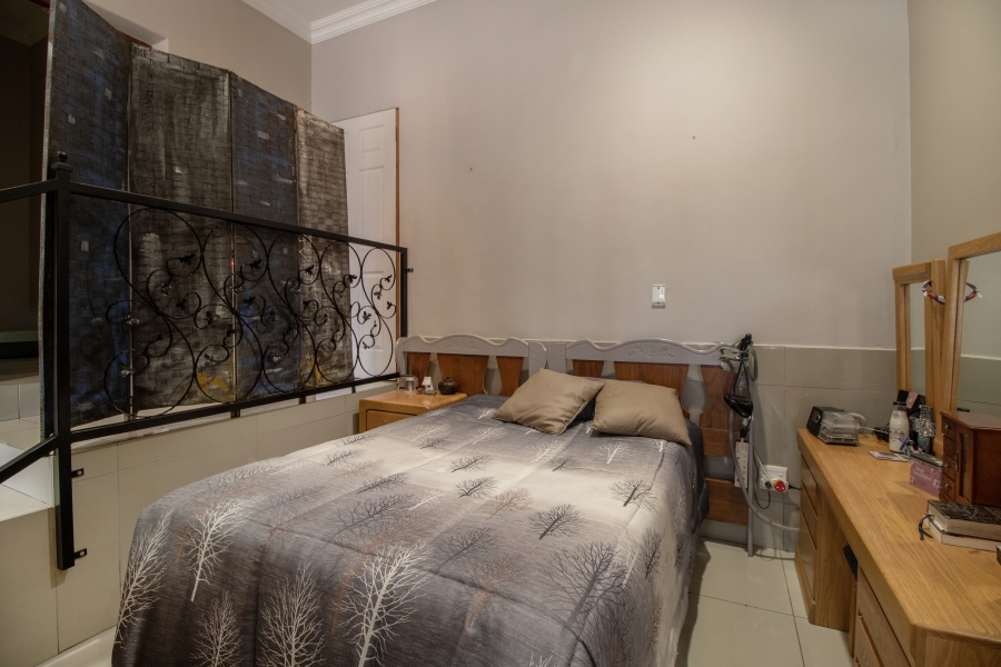 5 Bedroom Property for Sale in Faerie Glen Gauteng