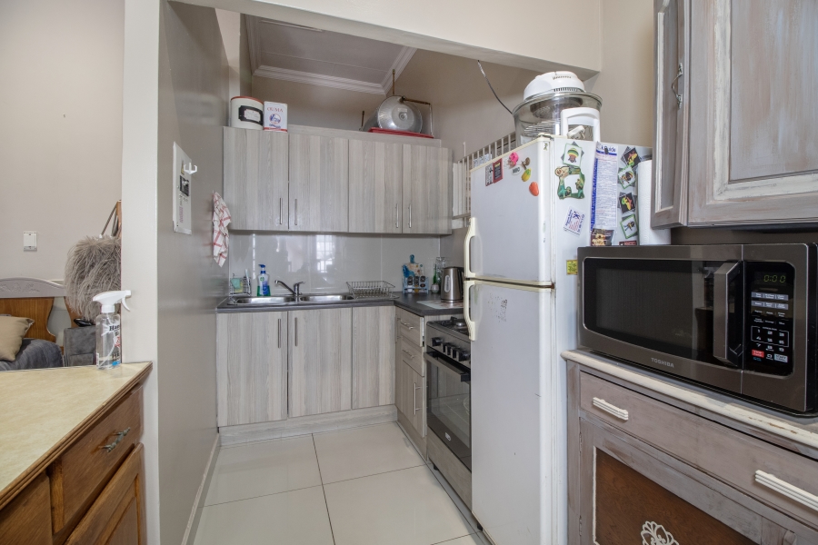 5 Bedroom Property for Sale in Faerie Glen Gauteng