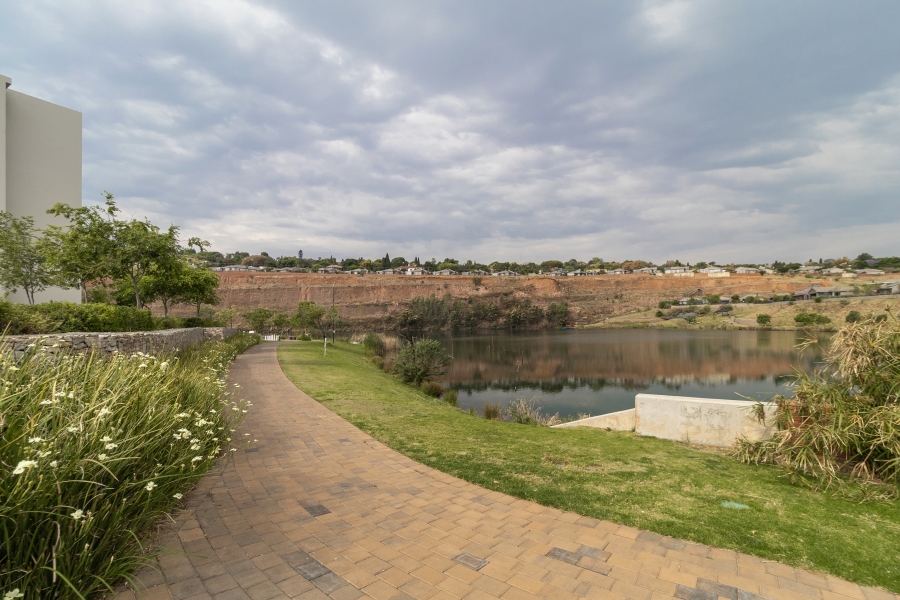1 Bedroom Property for Sale in Waterkloof Ridge Gauteng