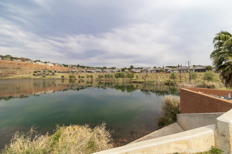 1 Bedroom Property for Sale in Waterkloof Ridge Gauteng