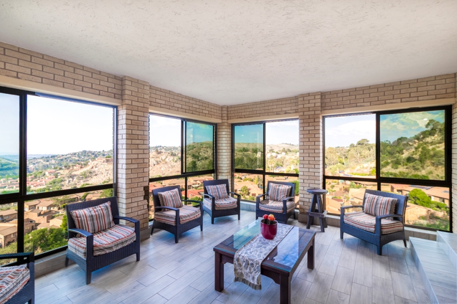 4 Bedroom Property for Sale in Helderkruin Gauteng