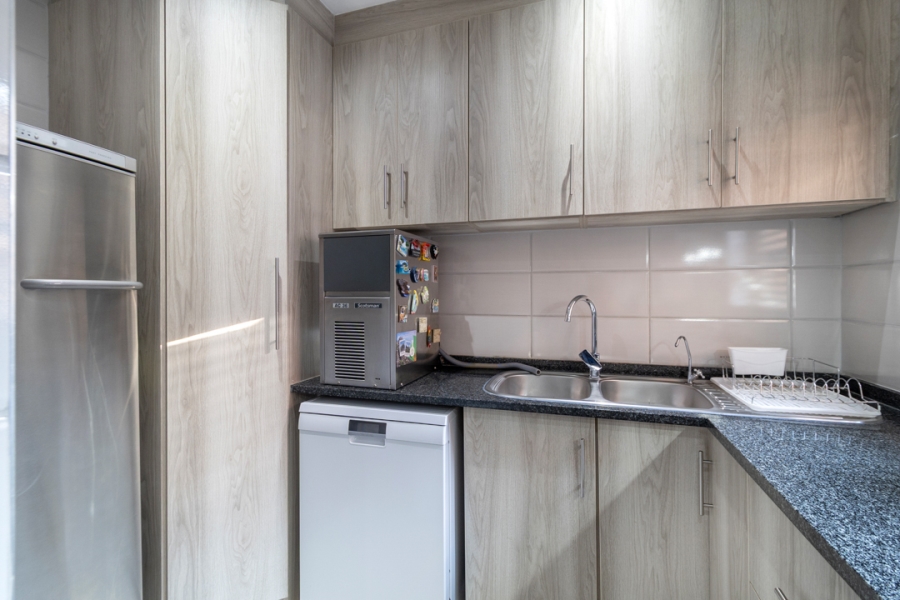 4 Bedroom Property for Sale in Helderkruin Gauteng