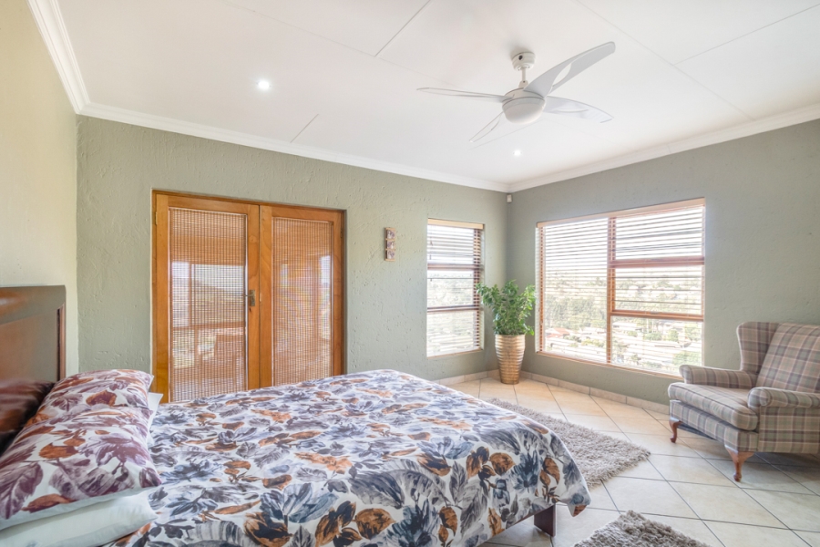 4 Bedroom Property for Sale in Helderkruin Gauteng