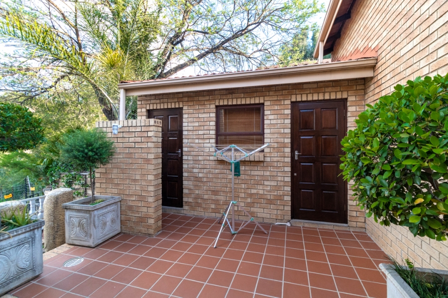 4 Bedroom Property for Sale in Helderkruin Gauteng