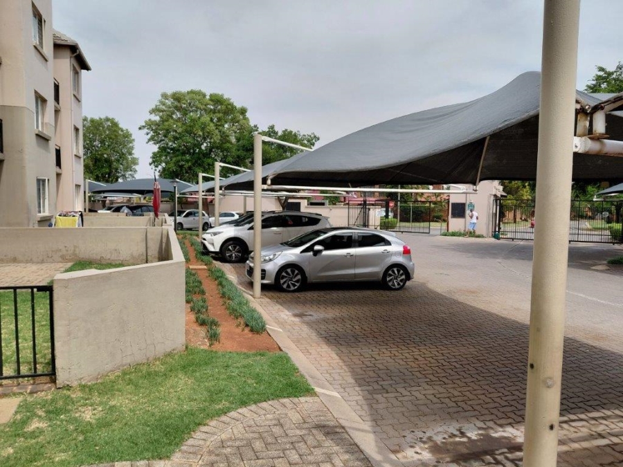 2 Bedroom Property for Sale in Klippoortje Gauteng