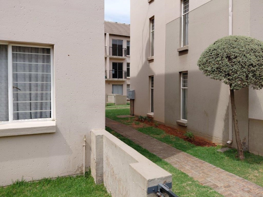 2 Bedroom Property for Sale in Klippoortje Gauteng