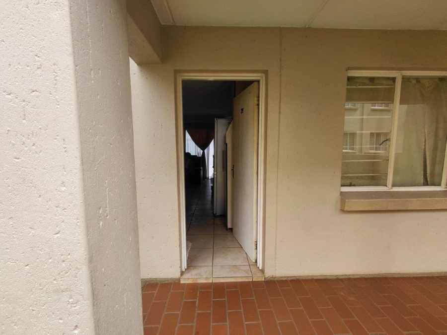 2 Bedroom Property for Sale in Klippoortje Gauteng