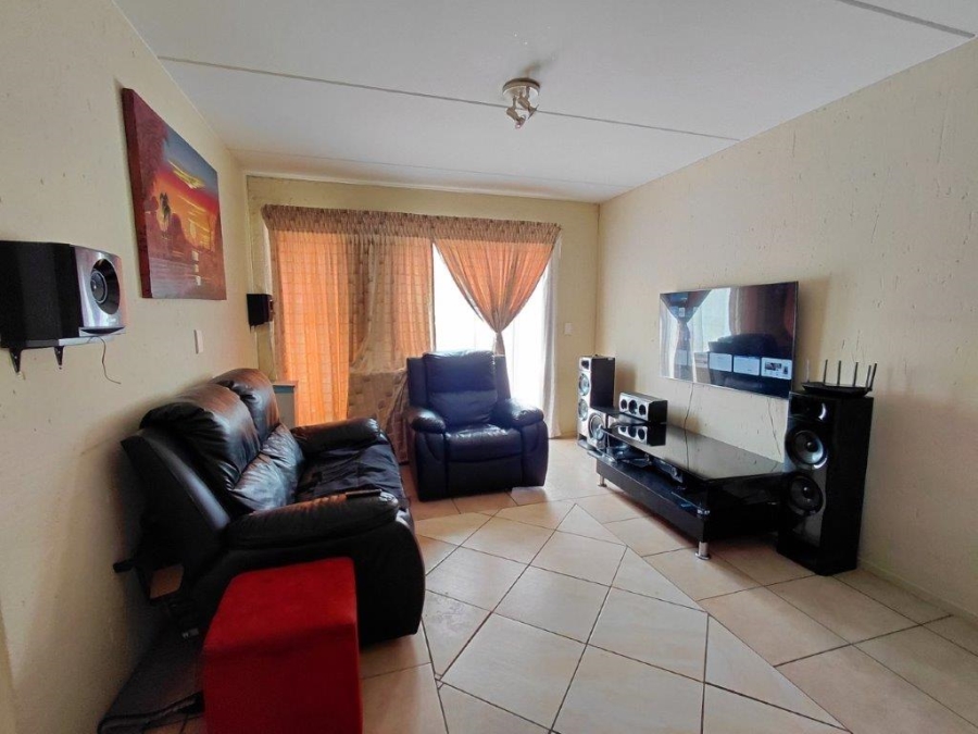 2 Bedroom Property for Sale in Klippoortje Gauteng