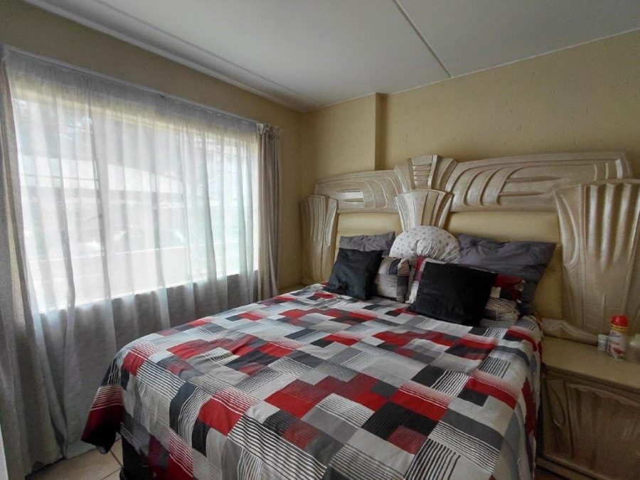 2 Bedroom Property for Sale in Klippoortje Gauteng