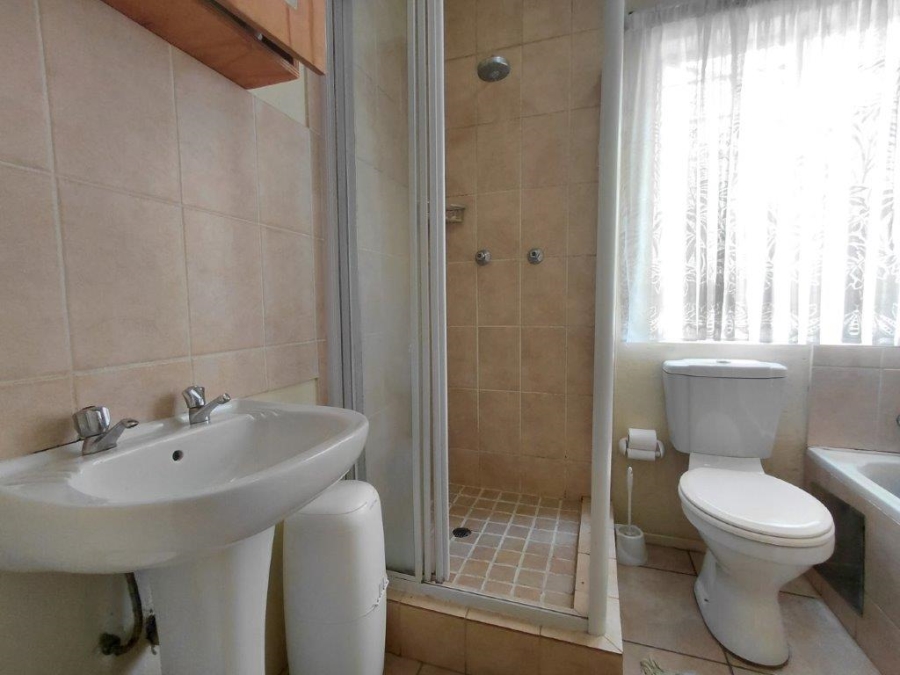 2 Bedroom Property for Sale in Klippoortje Gauteng