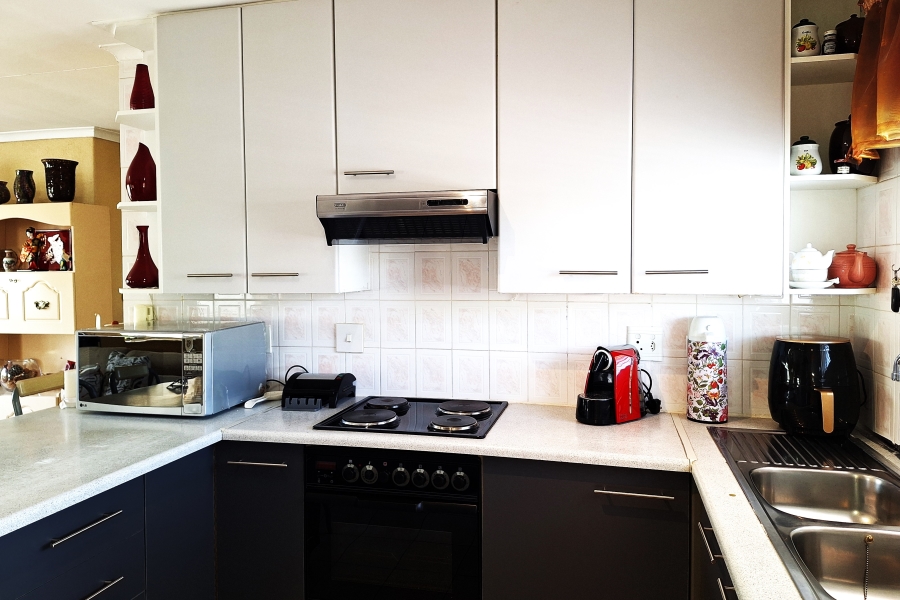 3 Bedroom Property for Sale in Discovery Gauteng