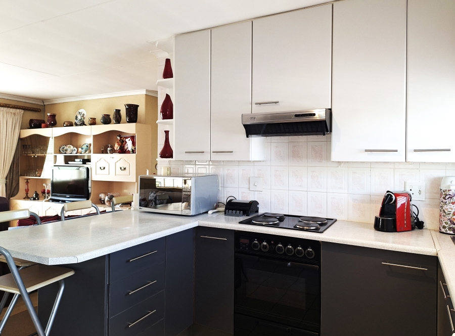 3 Bedroom Property for Sale in Discovery Gauteng