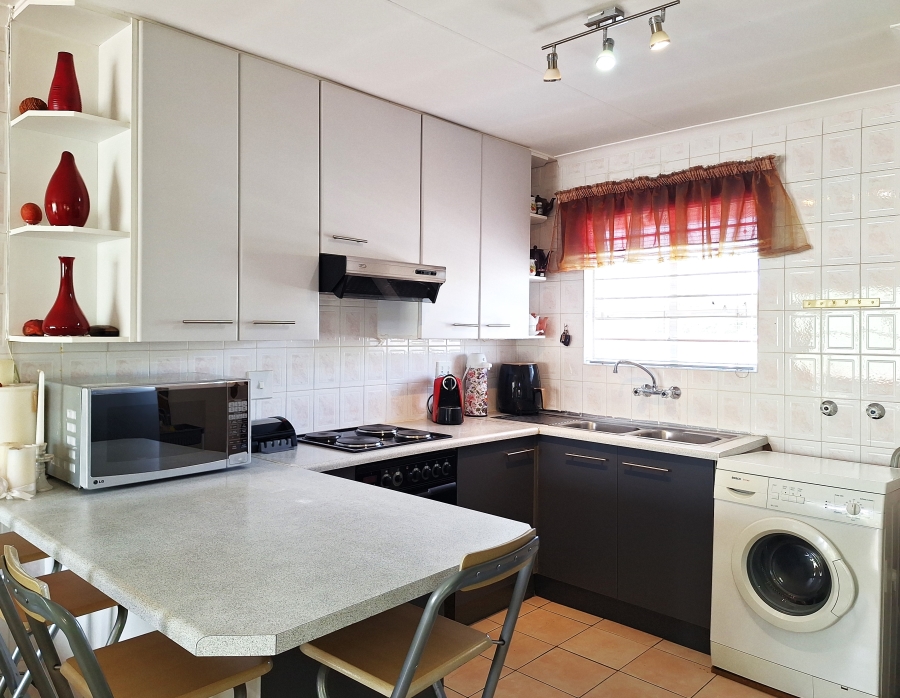 3 Bedroom Property for Sale in Discovery Gauteng