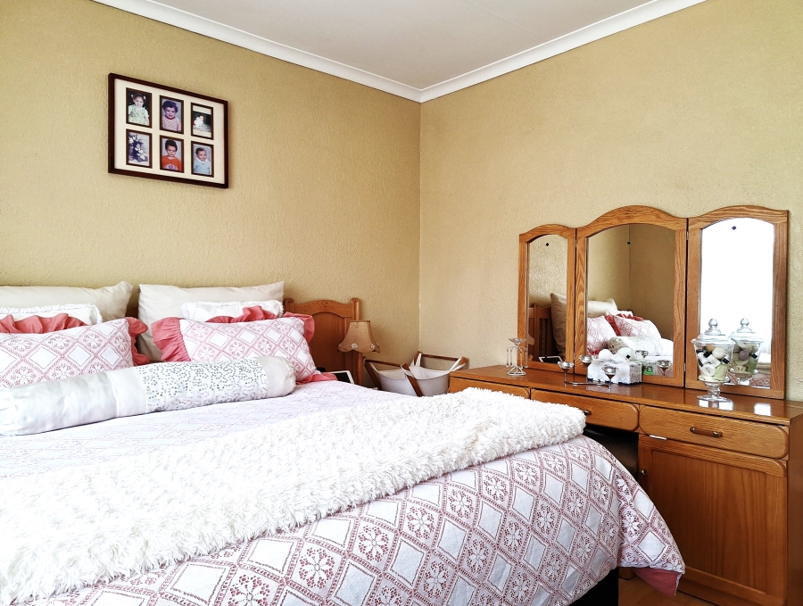 3 Bedroom Property for Sale in Discovery Gauteng