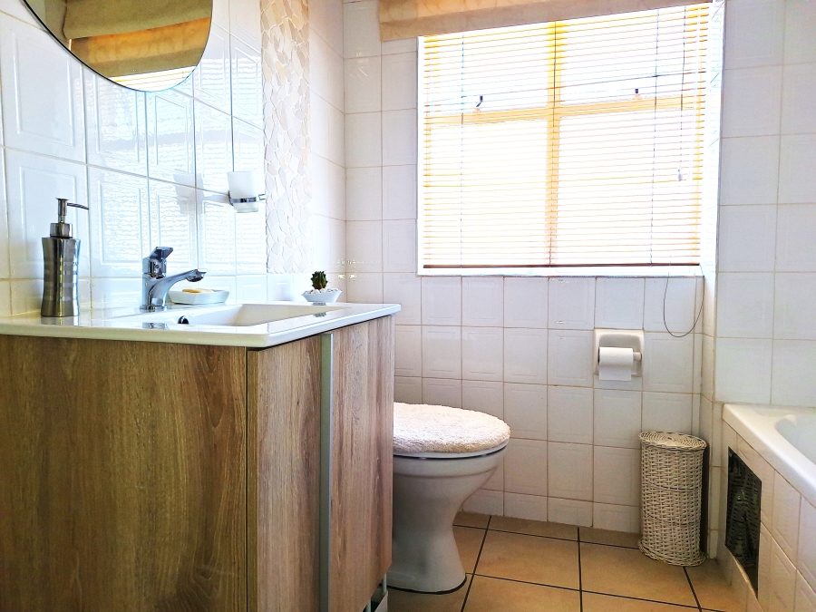 3 Bedroom Property for Sale in Discovery Gauteng