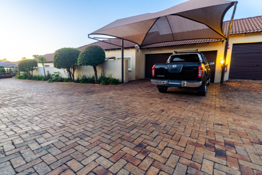 3 Bedroom Property for Sale in Honeydew Manor Gauteng