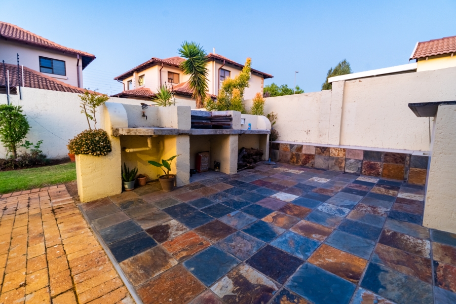 3 Bedroom Property for Sale in Honeydew Manor Gauteng