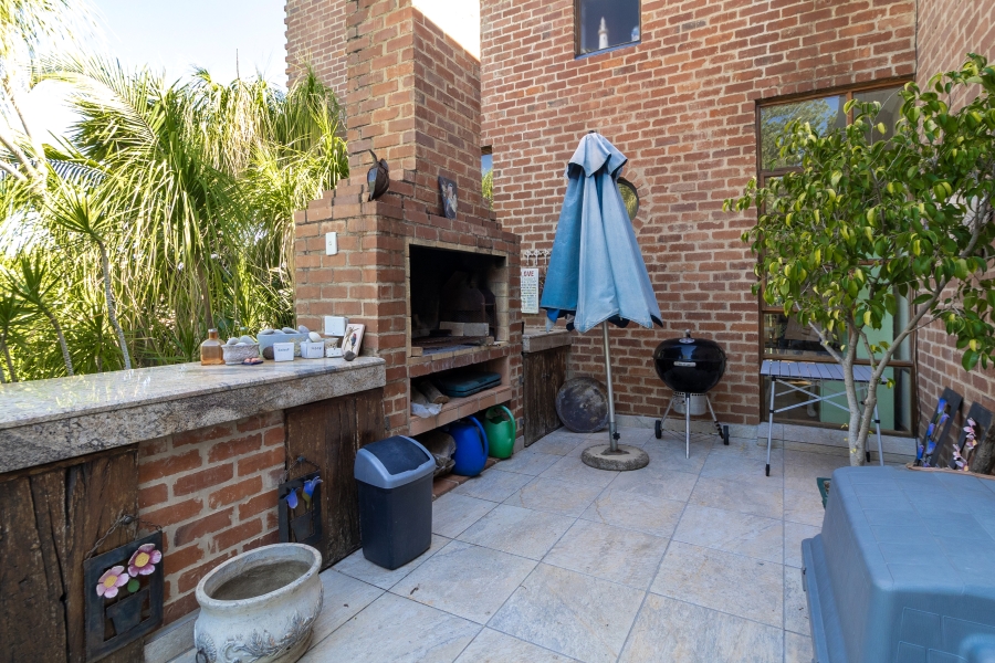 4 Bedroom Property for Sale in Moreleta Park Gauteng