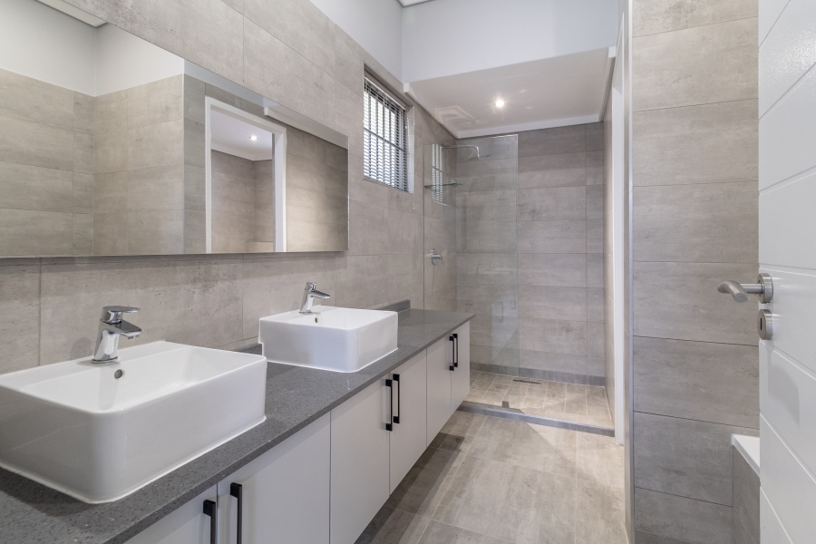 To Let 3 Bedroom Property for Rent in Ashlea Gardens Gauteng