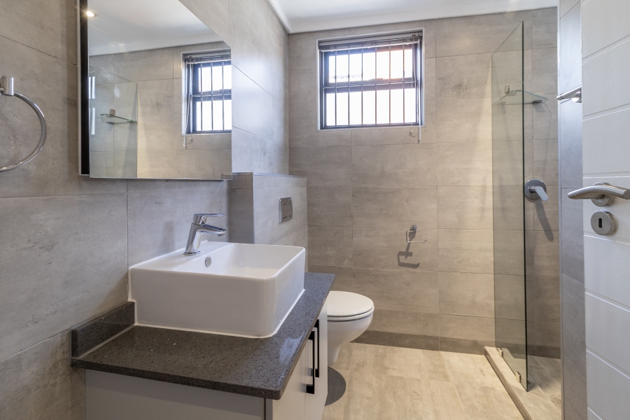 To Let 3 Bedroom Property for Rent in Ashlea Gardens Gauteng