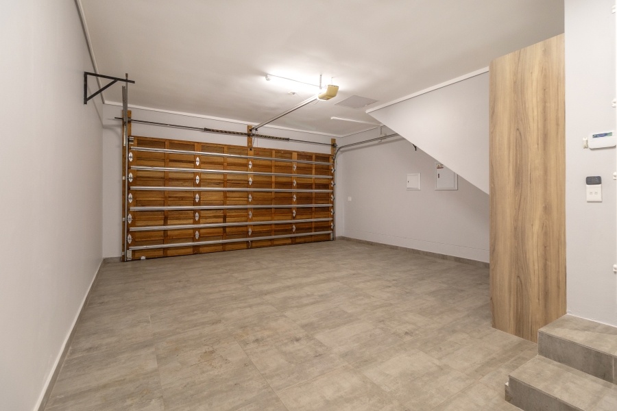 To Let 3 Bedroom Property for Rent in Ashlea Gardens Gauteng