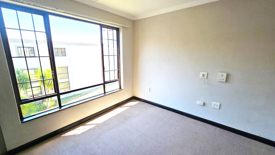 1 Bedroom Property for Sale in Rietvalleirand Gauteng