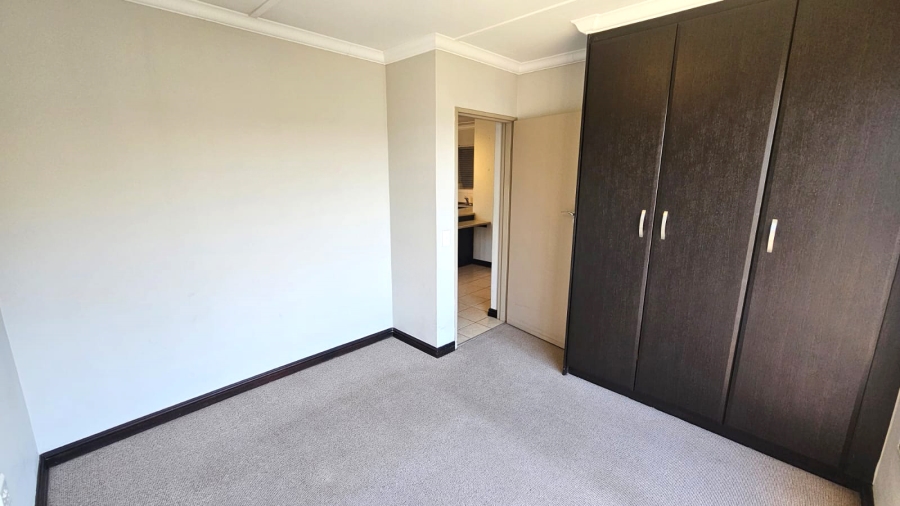 1 Bedroom Property for Sale in Rietvalleirand Gauteng