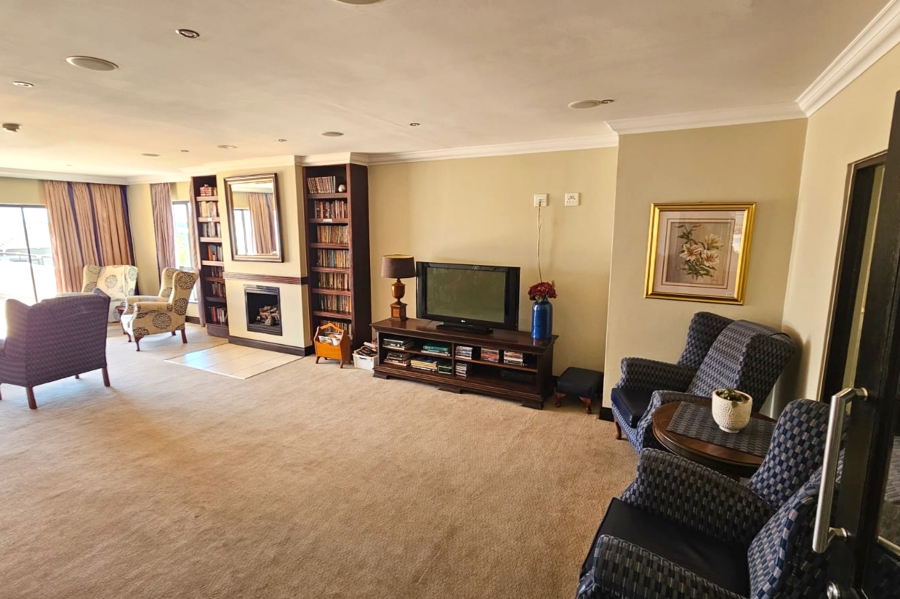 1 Bedroom Property for Sale in Rietvalleirand Gauteng