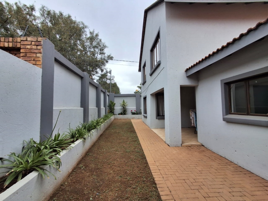3 Bedroom Property for Sale in Sonneveld Gauteng