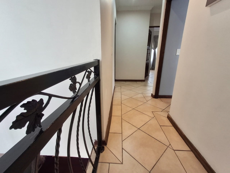 3 Bedroom Property for Sale in Sonneveld Gauteng